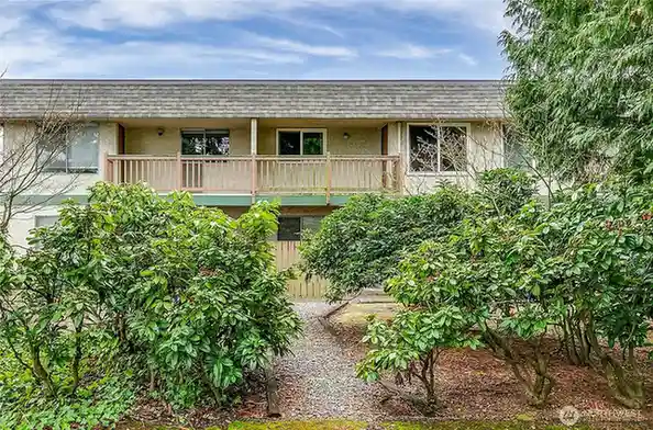 8911 Holly Drive UNIT 207, Everett, WA 98208 