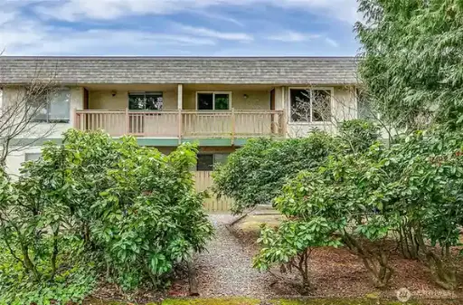 8911 Holly Drive UNIT 207, Everett, WA 98208 