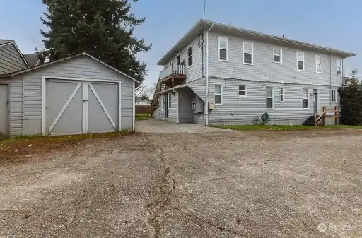 A Turnkey 6-Plex with Top-Tier Improvements