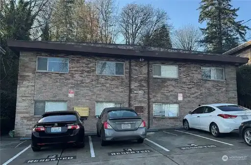 10519 24th Avenue NE, Seattle, WA 98125 