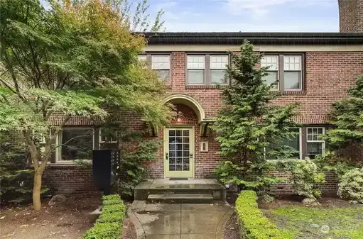 2003 Boylston Avenue E, Seattle, WA 98102 