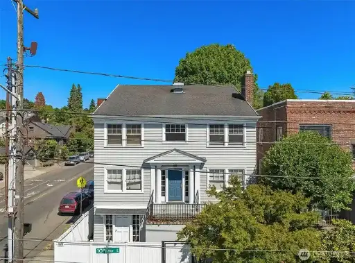 746 10th Avenue E, Seattle, WA 98102 