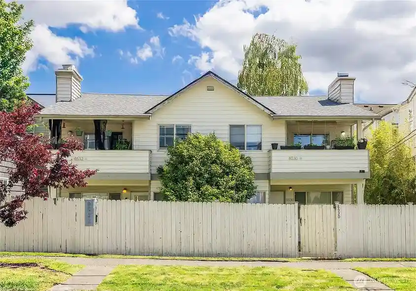 8530 Nesbit Avenue N, Seattle, WA 98103 