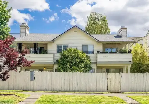 8530 Nesbit Avenue N, Seattle, WA 98103 