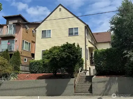5210 11th Avenue NE, Seattle, WA 98105 