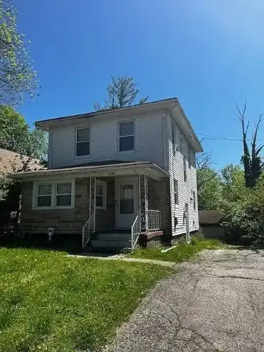 2218 Rugby Rd, Dayton, OH 45406 