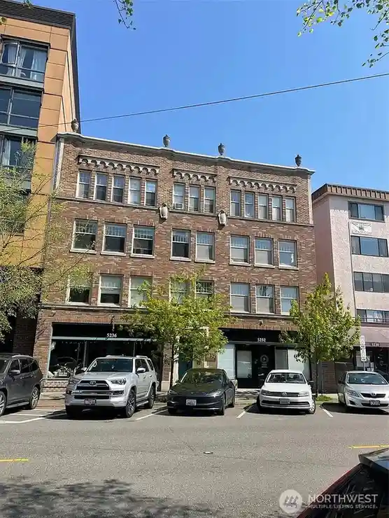 5234 University Way NE, Seattle, WA 98105 